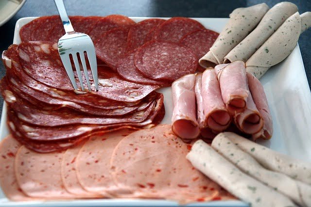 mag een hond boterhamworst eten