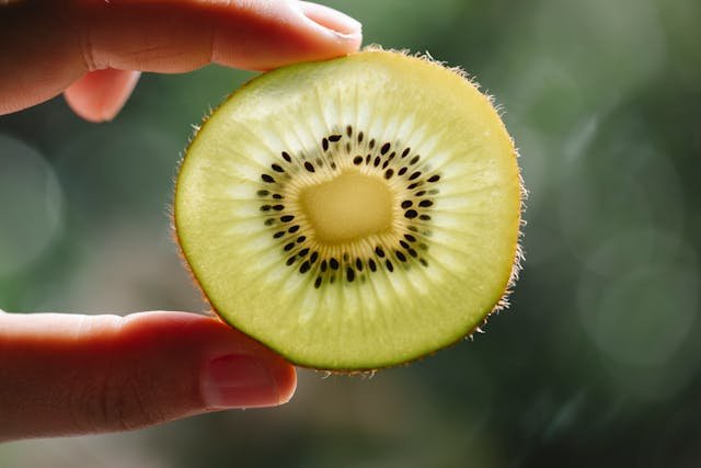 Kann ein Hund Kiwi essen?