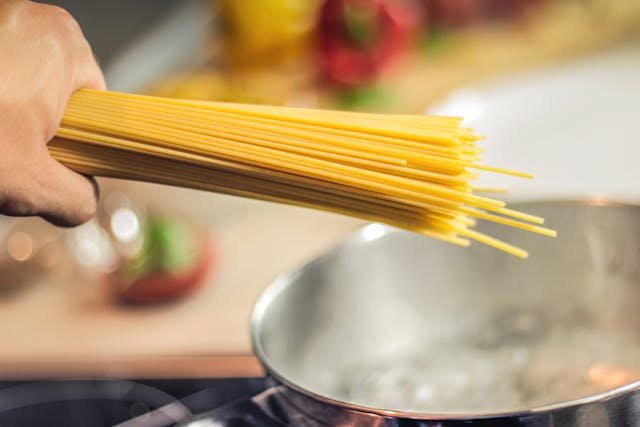 ¿puede un perro comer pasta?