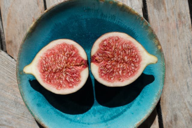 can a dog eat figs